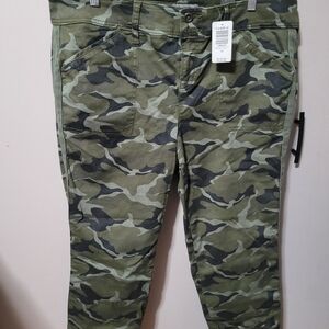 Torrid camo jeans NWT